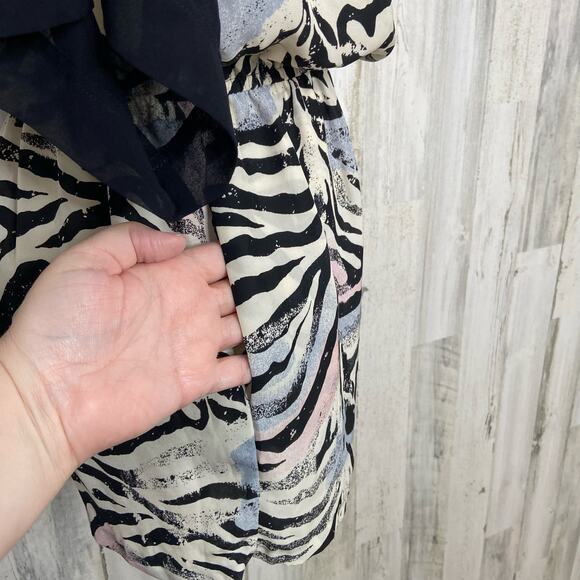 Urban Outfitters Silence + Noise Zebra Print Romper Black Cream Cutout Size S - Picture 9 of 16